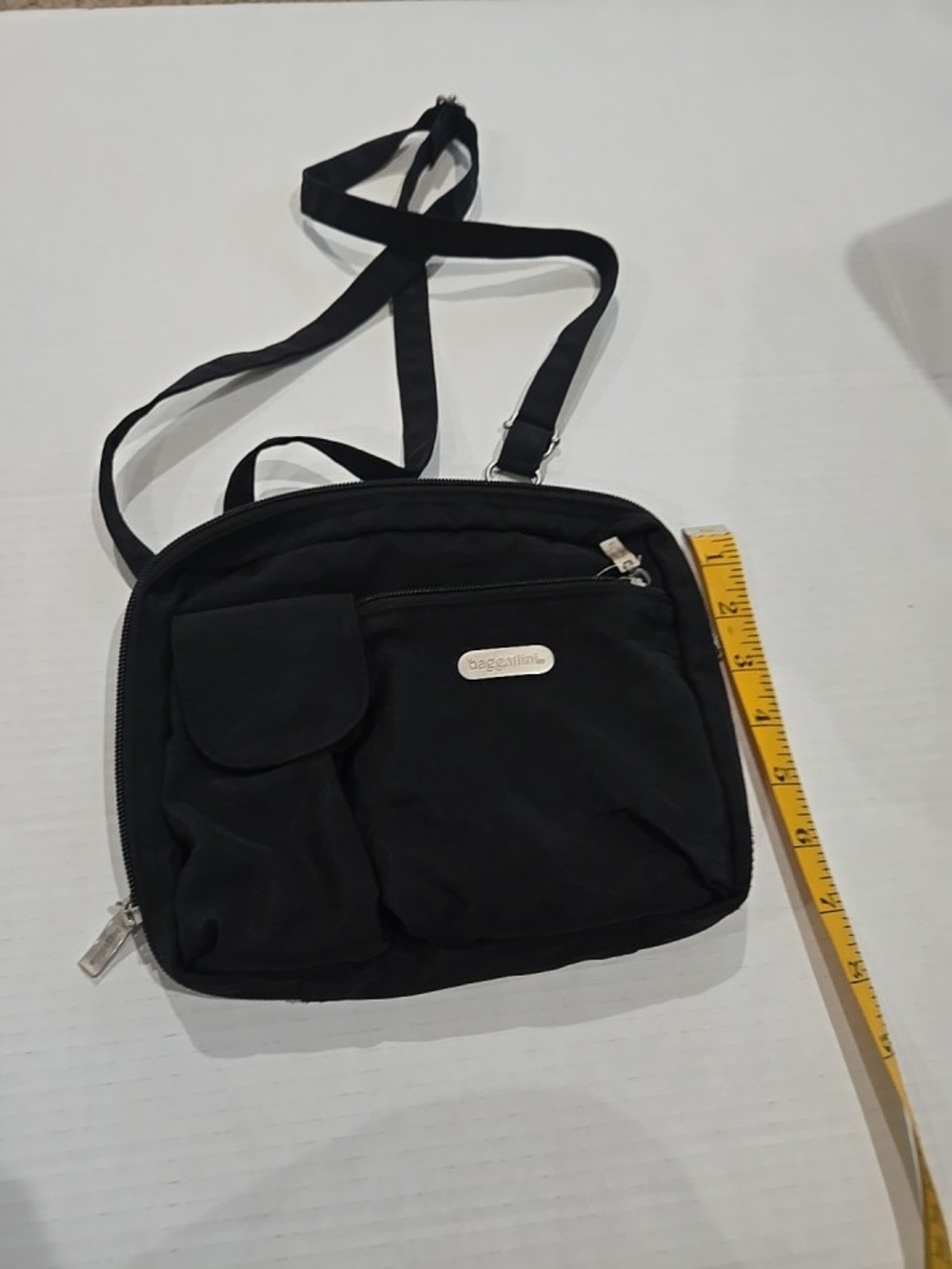 Baggallini Black Men's Messenger Crossbody Bag - Picture 8 of 8
